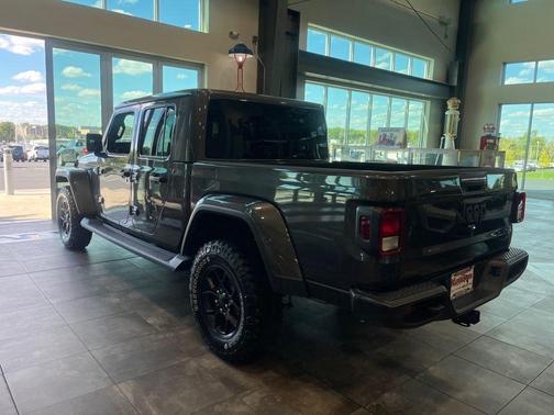 2025 Jeep Gladiator High Tide