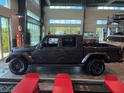 2025 Jeep Gladiator High Tide