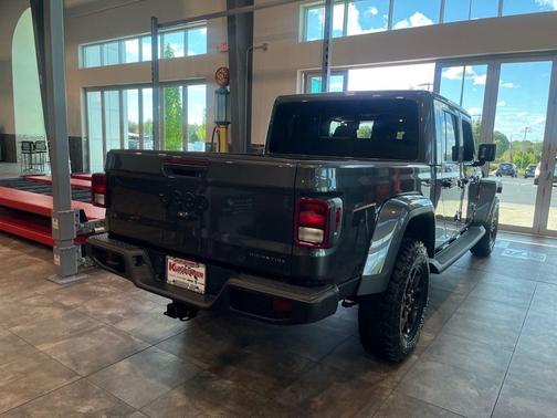 2025 Jeep Gladiator High Tide