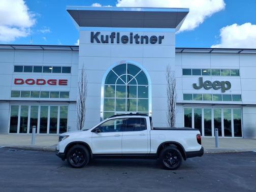 Platinum White Pearl 2023 Honda Ridgeline Black