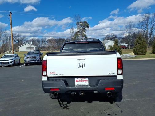 Platinum White Pearl 2023 Honda Ridgeline Black