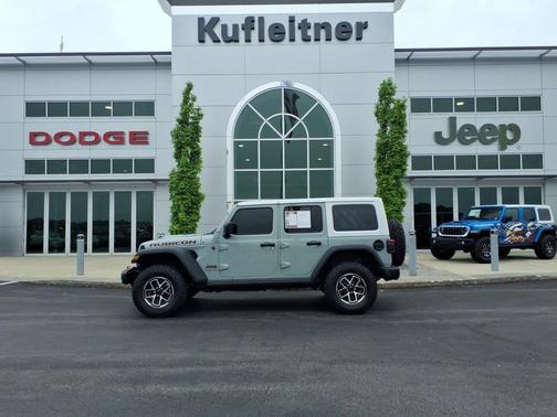Earl Clearcoat 2024 Jeep Wrangler Rubicon