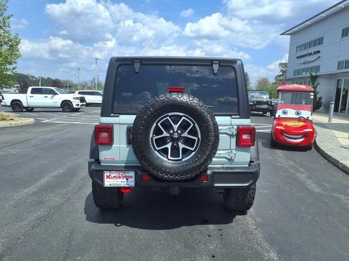 Earl Clearcoat 2024 Jeep Wrangler Rubicon