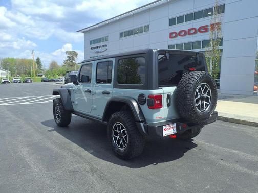 Earl Clearcoat 2024 Jeep Wrangler Rubicon