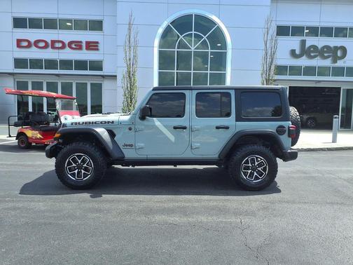 Earl Clearcoat 2024 Jeep Wrangler Rubicon