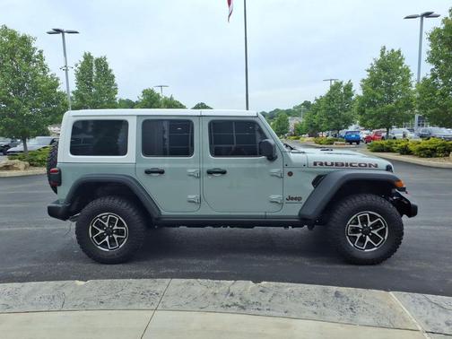 Earl Clearcoat 2024 Jeep Wrangler Rubicon