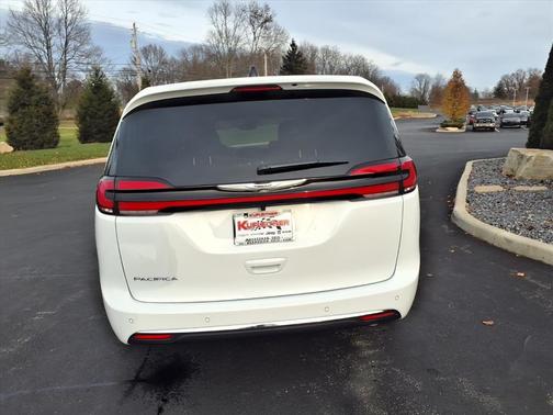 2026 Chrysler Pacifica L