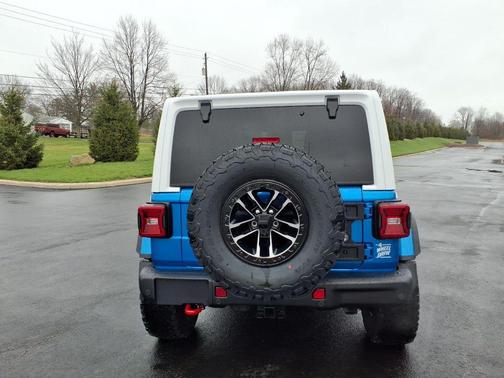Hydro Blue Pearlcoat 2026 Jeep Wrangler Rubicon