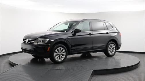 Photo 2 of 43 of 2019 Volkswagen Tiguan 2.0T SE