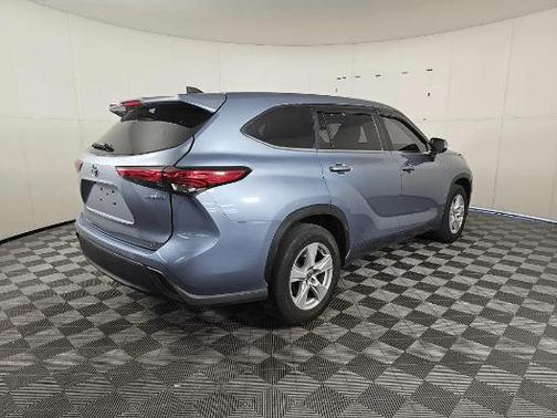 2023 Toyota Highlander Hybrid LE