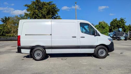2022 Mercedes-Benz Sprinter 2500 Standard Roof