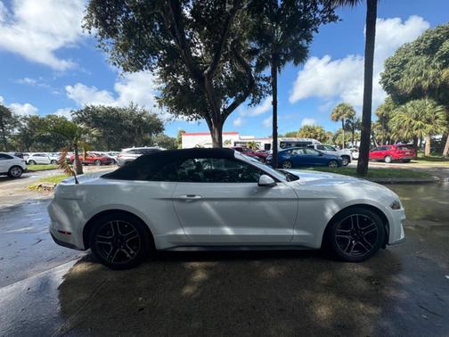 2020 Ford Mustang EcoBoost