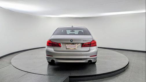 2019 BMW 530 i