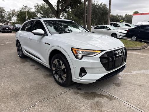 2021 Audi e-tron Premium