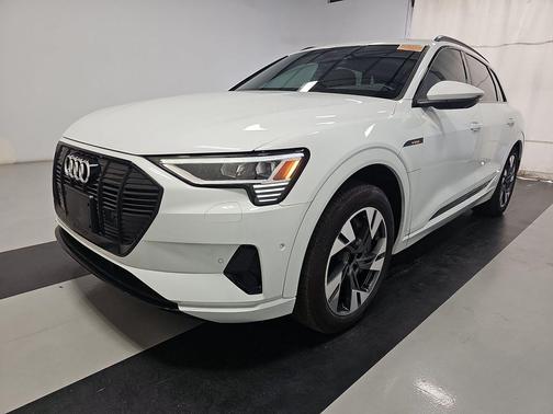 2021 Audi e-tron Premium