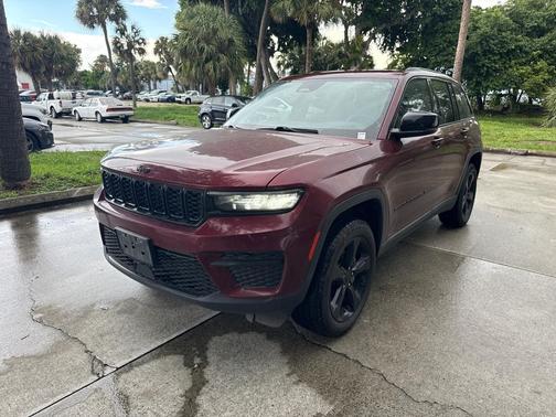 2023 Jeep Grand Cherokee Altitude