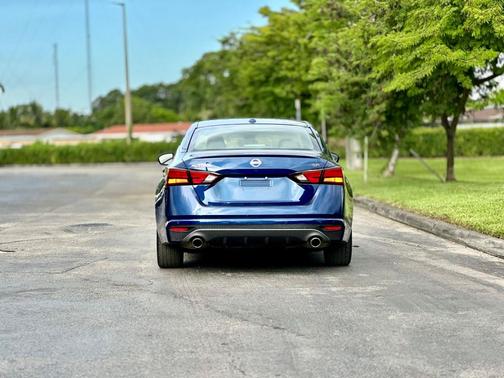 2020 Nissan Altima 2.5 SR
