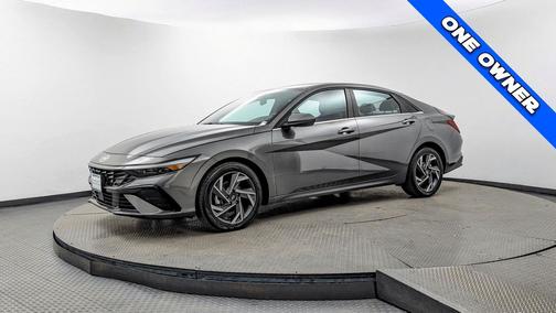 2025 Hyundai ELANTRA SEL