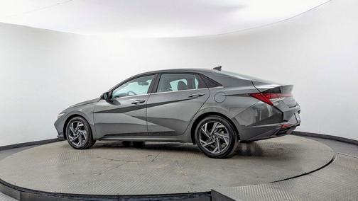 2025 Hyundai ELANTRA SEL