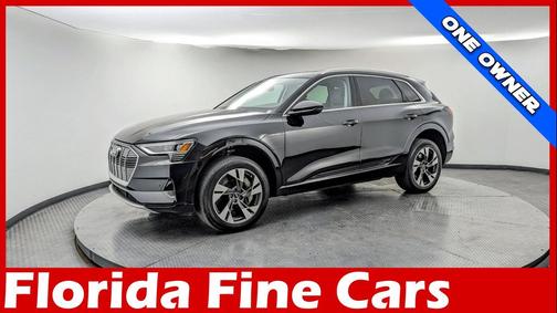 2023 Audi e-tron PREMIUM