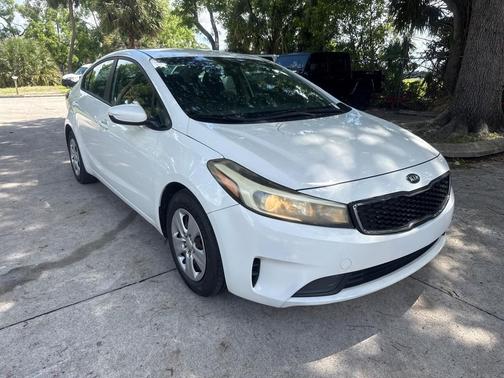 Clear White 2017 Kia Forte LX