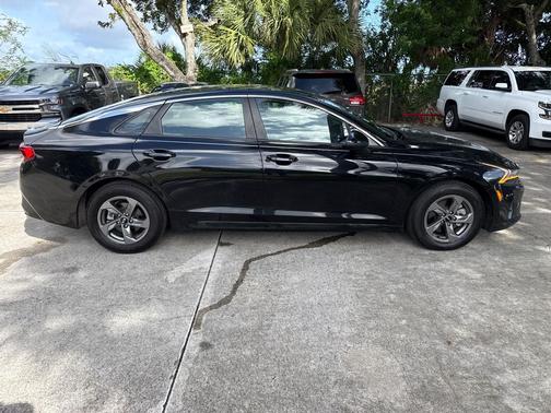 2022 Kia K5 LXS