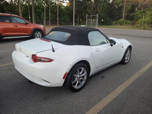 2016 Mazda MX-5 Miata Sport