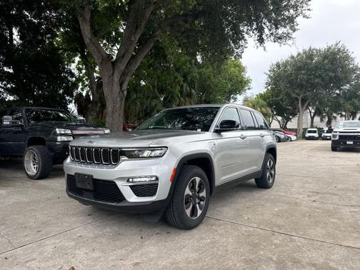 2023 Jeep Grand Cherokee 4xe Base