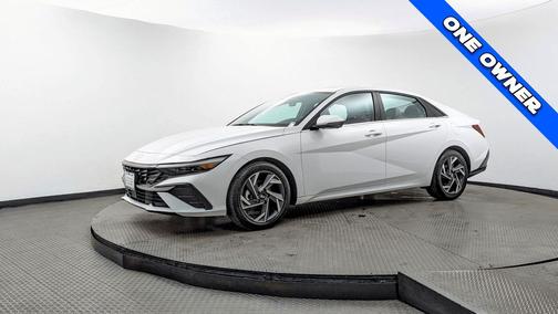 2024 Hyundai ELANTRA Limited