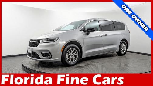 2024 Chrysler Pacifica Touring L