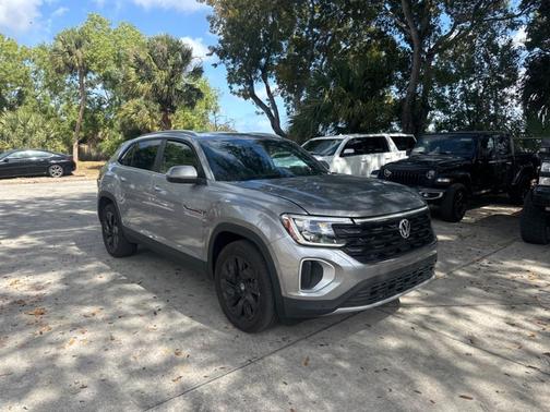 2025 Volkswagen Atlas Cross Sport 2.0T SE w/Technology