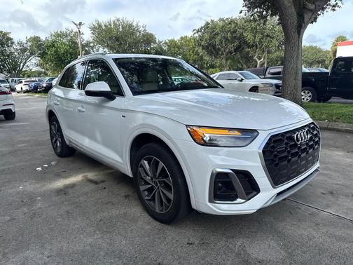 2022 Audi Q5 45 S line Premium Plus