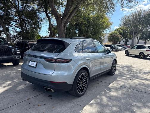 2022 Porsche Cayenne Cayenne