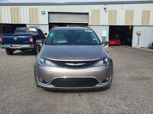2018 Chrysler Pacifica Touring-L Plus