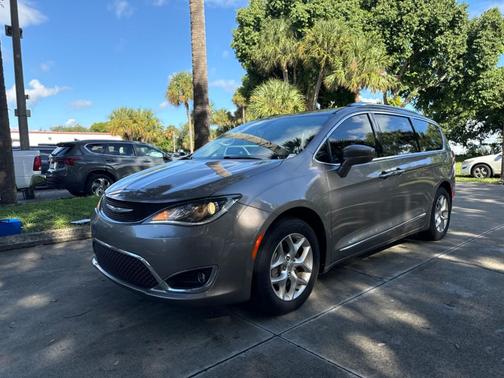 2018 Chrysler Pacifica Touring-L Plus