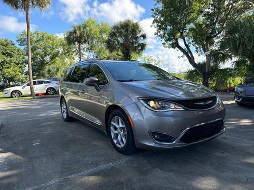 2018 Chrysler Pacifica Touring-L Plus