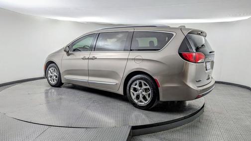2018 Chrysler Pacifica Touring-L Plus