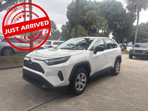 2024 Toyota RAV4 LE