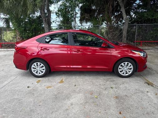 2021 Hyundai Accent SE