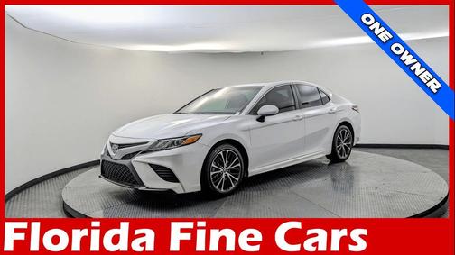2020 Toyota Camry SE