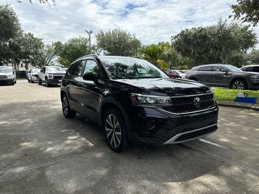 2024 Volkswagen Taos SE