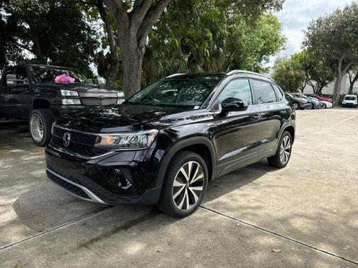 2024 Volkswagen Taos SE