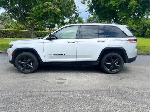 2024 Jeep Grand Cherokee Altitude