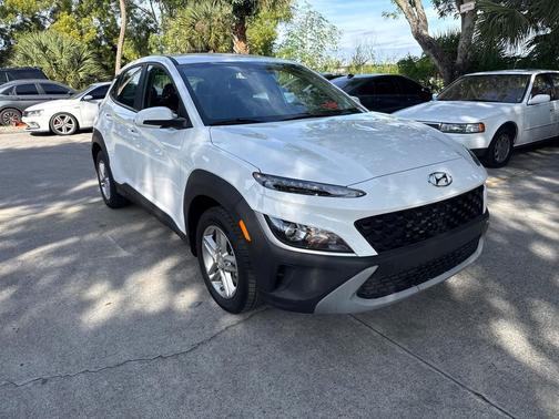 2023 Hyundai KONA SE