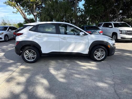 2023 Hyundai KONA SE