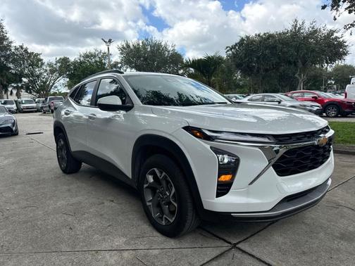 2025 Chevrolet Trax LT