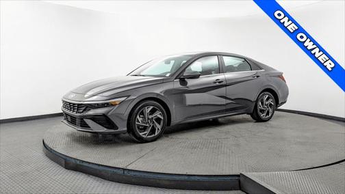 2025 Hyundai ELANTRA SEL
