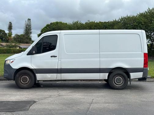 2019 Mercedes-Benz Sprinter 2500 Standard Roof