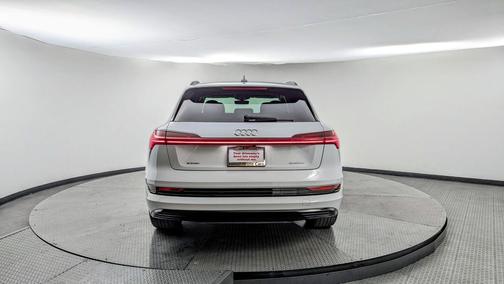 2021 Audi e-tron Premium