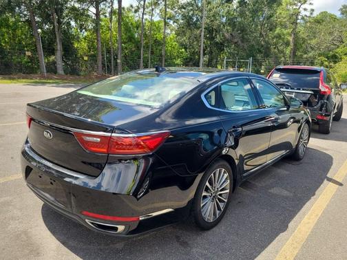 2017 Kia Cadenza Premium